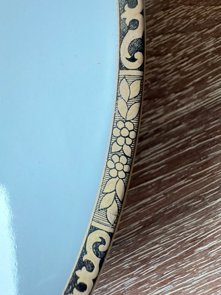 Teller Fliege mit Goldrand