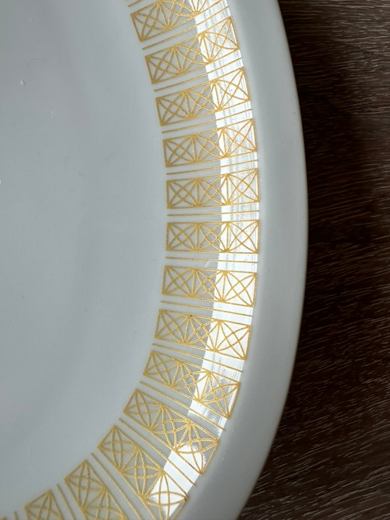 Platte Bär und Fisch