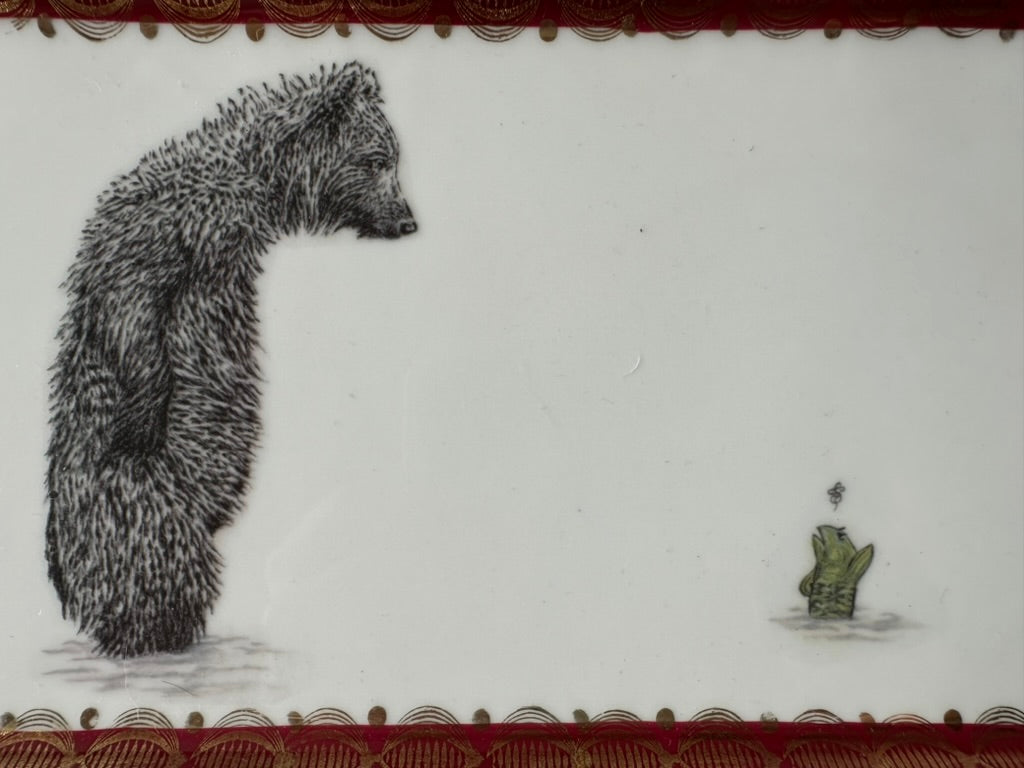 Platte Bär und Fisch