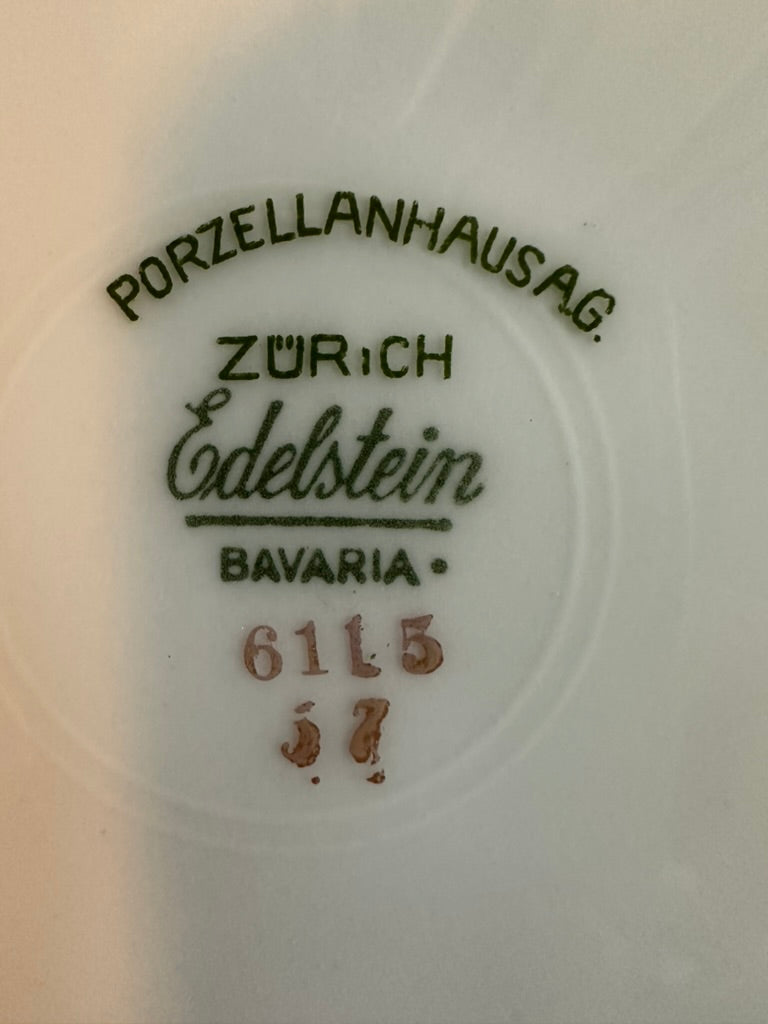 Teller Fliege mit Goldrand